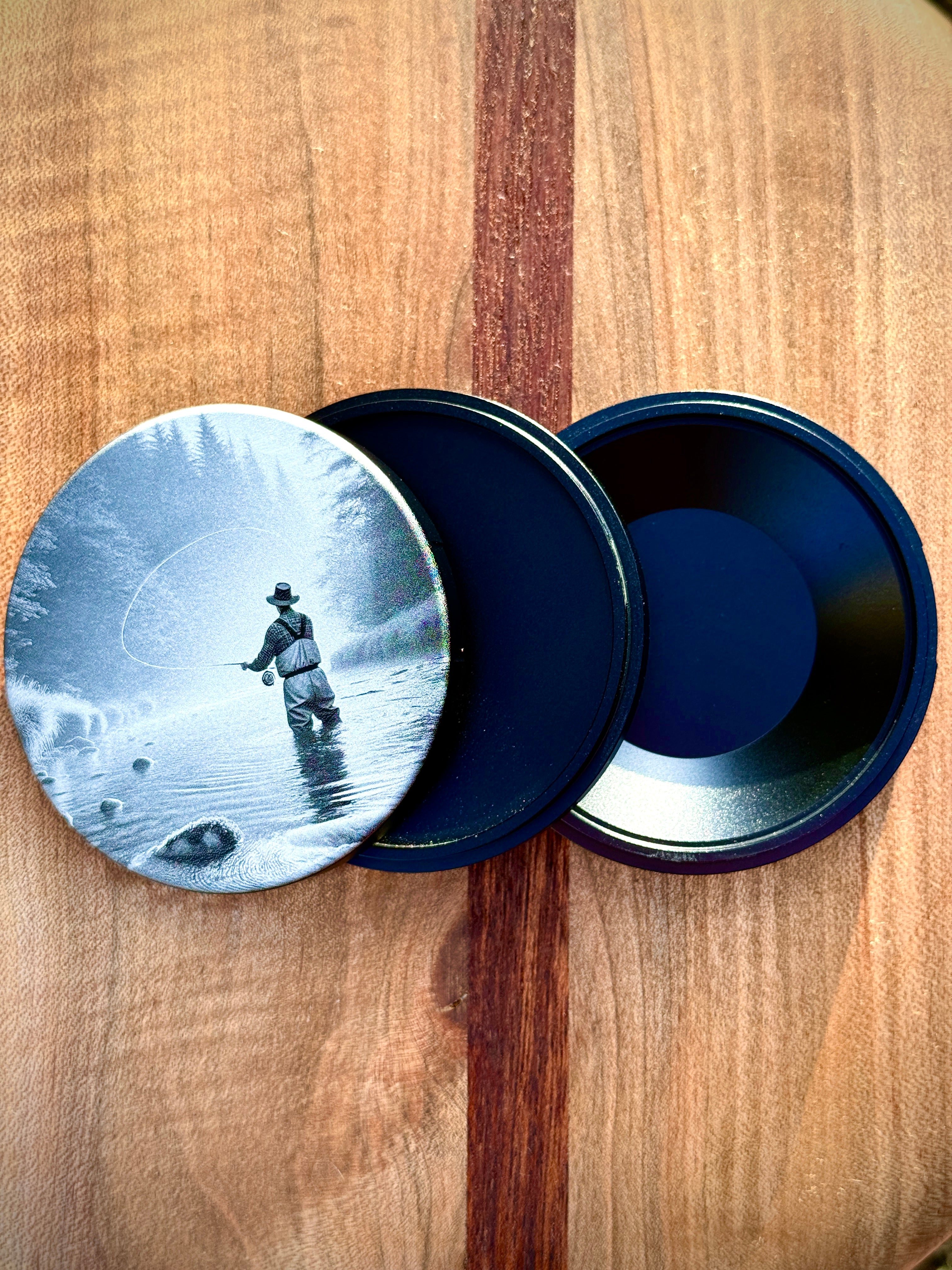 Metal Zyn Can for nicotine pouches with Fly fishing engraved design. With integrated bottle opener. 