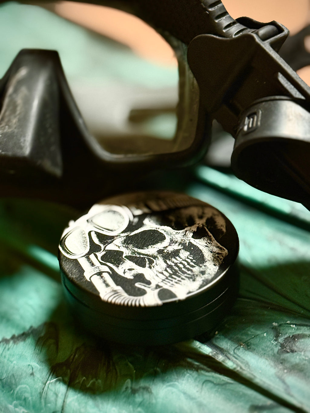 Metal Zyn Can for nicotine pouches with engraved design of skull in dive gear. With integrated bottle opener. 