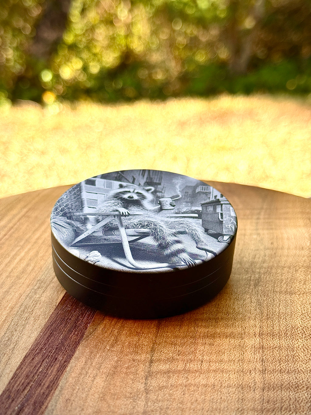 Metal Zyn Can for nicotine pouches with trashy raccoon engraved design. With integrated bottle opener. 